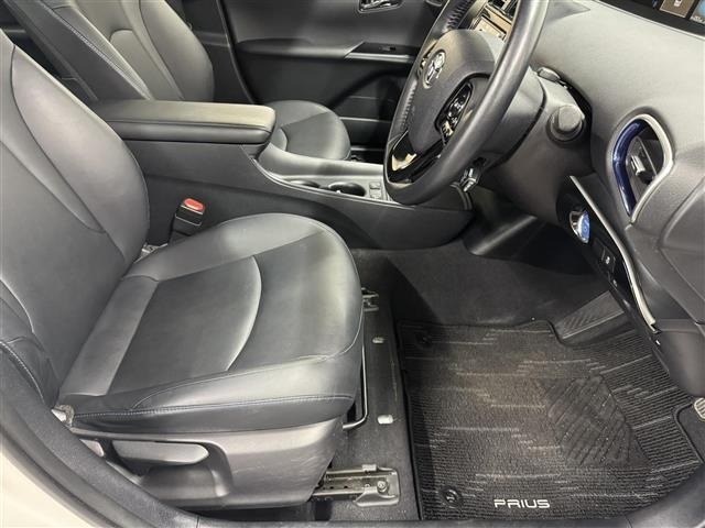 Toyota PRIUS 2019 6975588-3