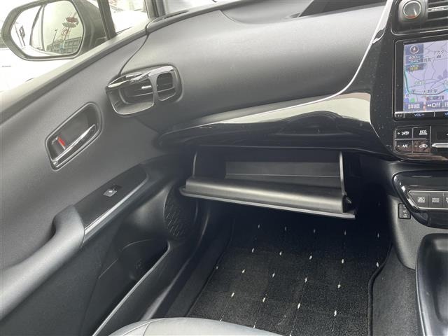 Toyota PRIUS 2017 6975610-11