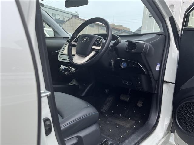 Toyota PRIUS 2017 6975610-6