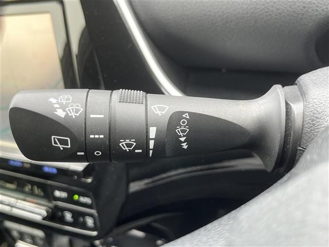 Toyota PRIUS 2017 6975610-8