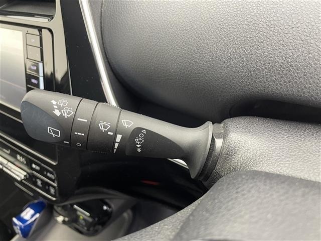 Toyota PRIUS 2019 6975626-12