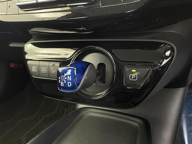Toyota PRIUS 2019 6975626-4