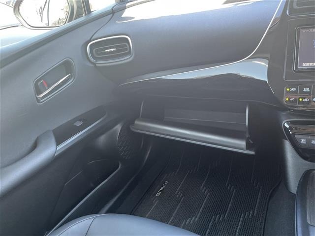 Toyota PRIUS 2019 6975657-11