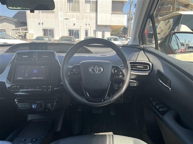 Toyota PRIUS 2019 6975657-4