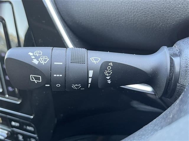 Toyota PRIUS 2019 6975657-8