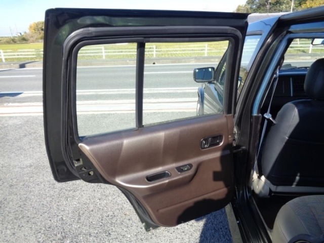 Nissan RASHEEN 1997 6984705-13