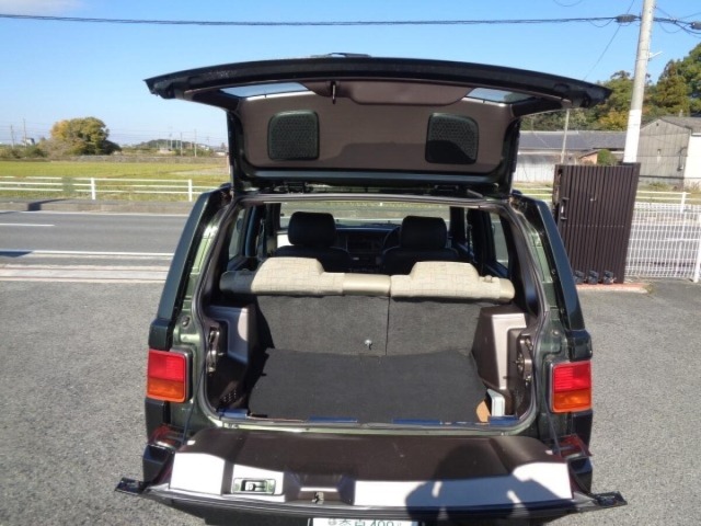 Nissan RASHEEN 1997 6984705-16