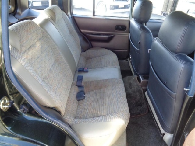 Nissan RASHEEN 1997 6984705-9