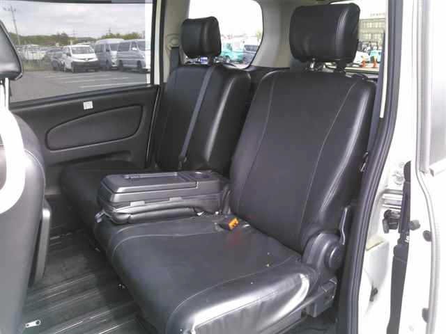 Nissan SERENA 2014 6978494-9