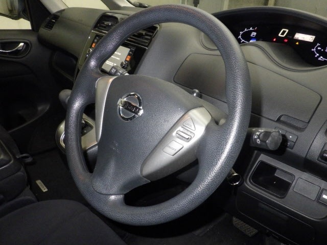 Nissan SERENA 2015 6978567-3