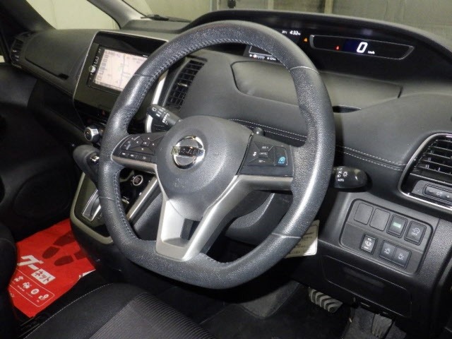 Nissan SERENA 2017 6978602-3