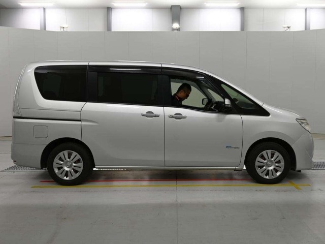 Nissan SERENA 2014 6978642-3