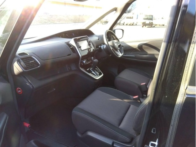 Nissan SERENA 2017 6978803-4