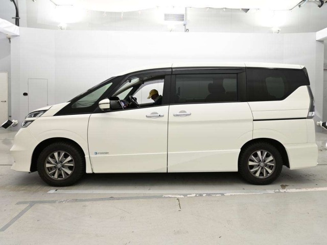Nissan SERENA 2018 6978855-4
