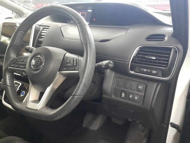 Nissan SERENA 2018 6978855-9