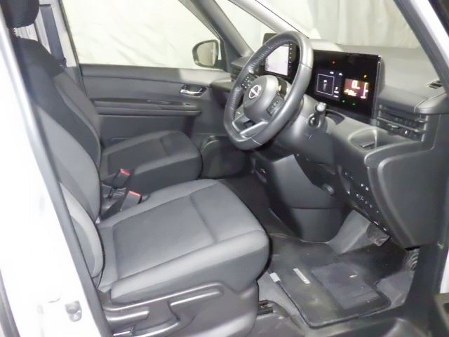 Nissan SERENA 2023 6978885-3