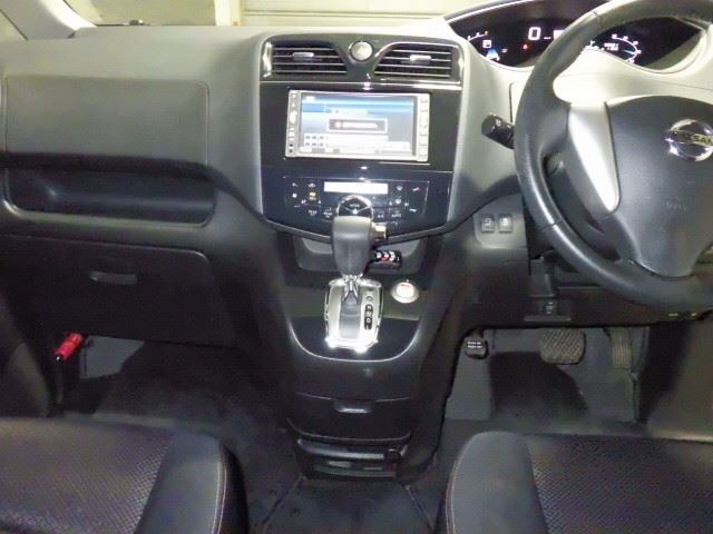 Nissan SERENA 2011 6978934-4