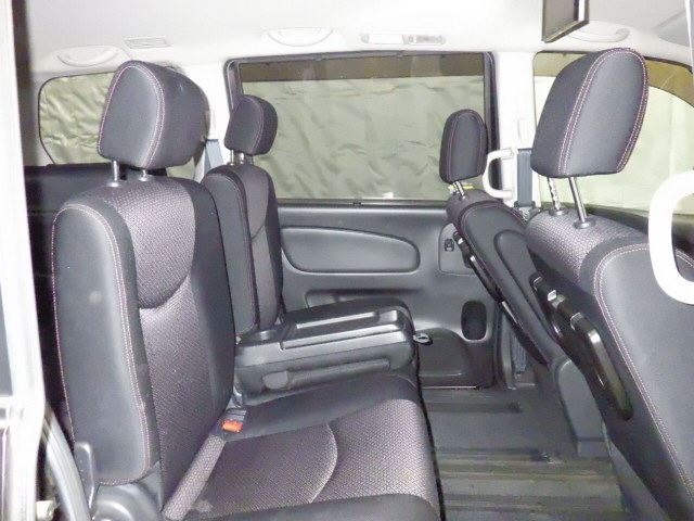 Nissan SERENA 2011 6978934-5