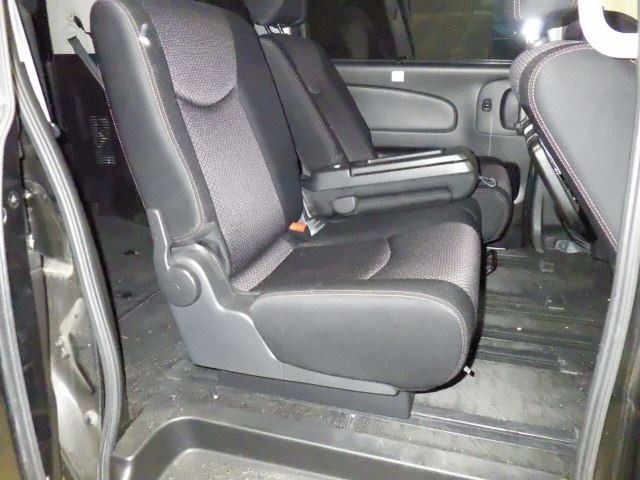 Nissan SERENA 2012 6978935-5