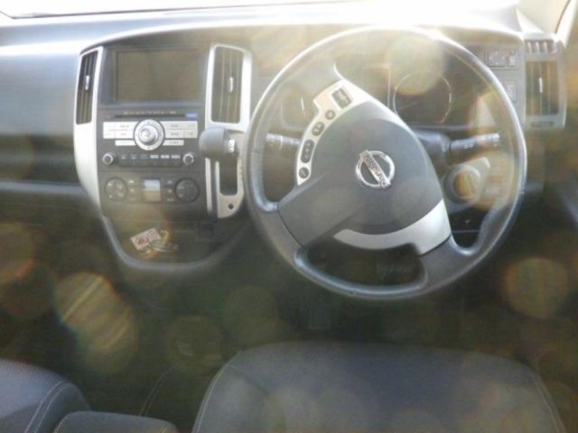 Nissan SERENA 2009 6978996-3