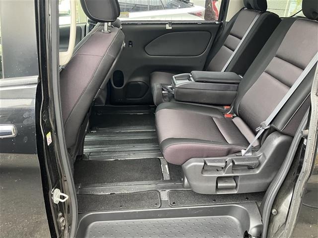 Nissan SERENA 2017 6979081-1