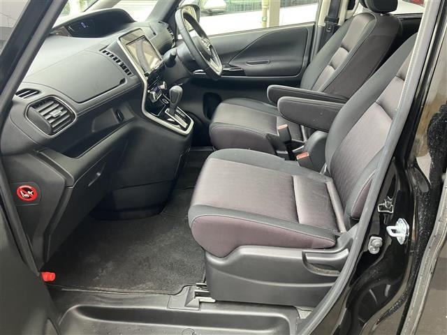 Nissan SERENA 2017 6979081-19