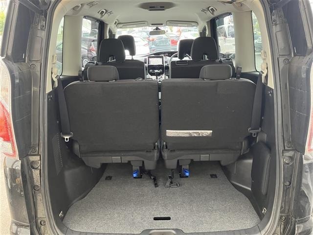 Nissan SERENA 2017 6979081-7