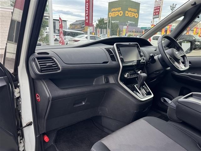 Nissan SERENA 2017 6979150-10