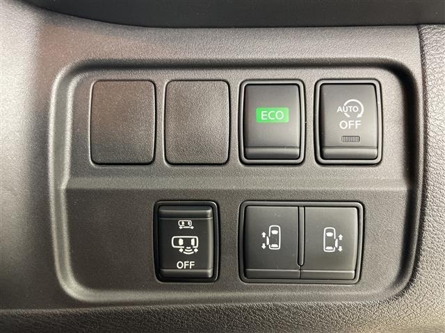Nissan SERENA 2018 6979702-10