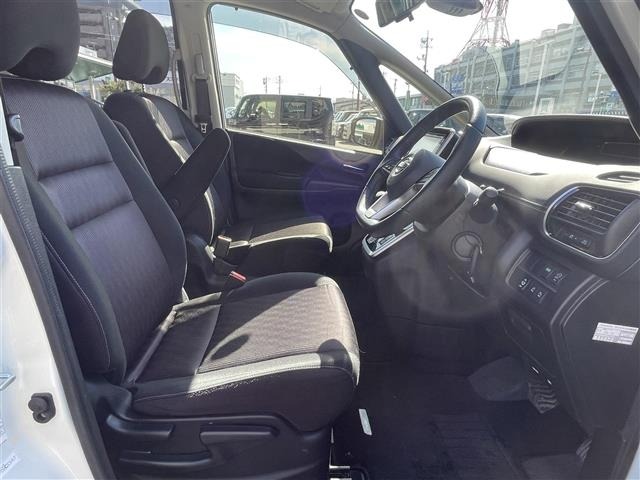 Nissan SERENA 2017 6980098-4