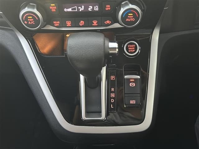 Nissan SERENA 2016 6980871-12