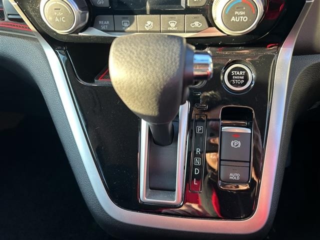 Nissan SERENA 2017 6981013-1