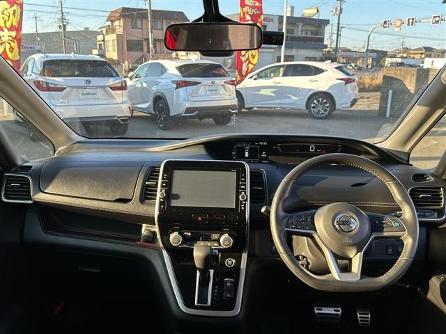 Nissan SERENA 2017 6981013-14
