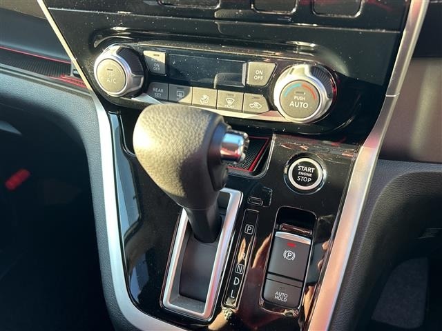 Nissan SERENA 2017 6981013-21