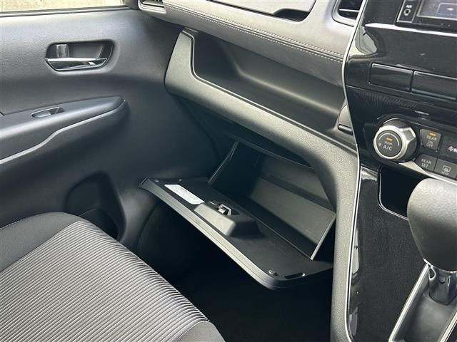 Nissan SERENA 2020 6981040-8