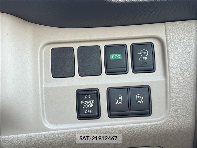Nissan SERENA 2017 6981632-1