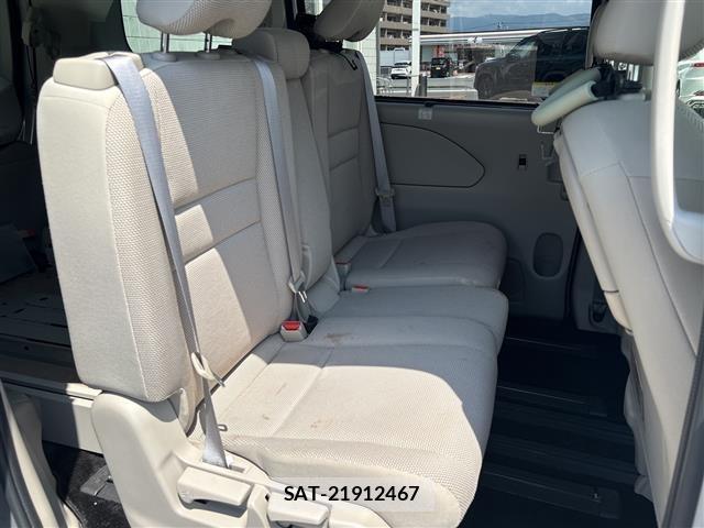 Nissan SERENA 2017 6981632-3