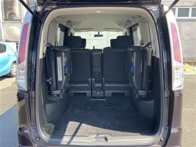 Nissan SERENA 2011 6981673-28