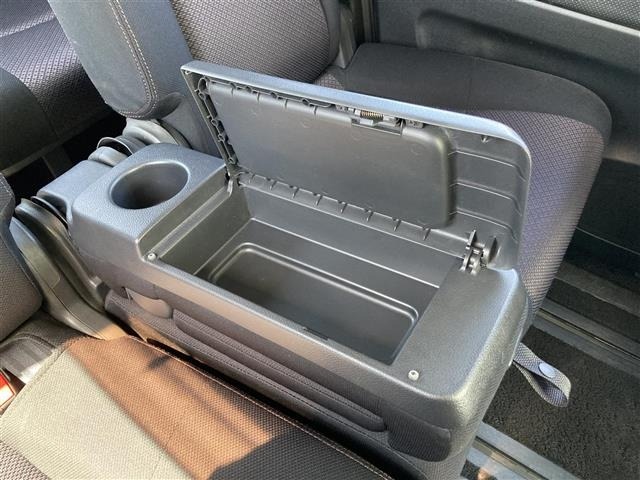 Nissan SERENA 2011 6981673-29