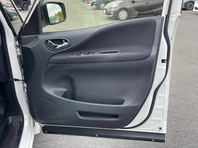 Nissan SERENA 2014 6982027-12
