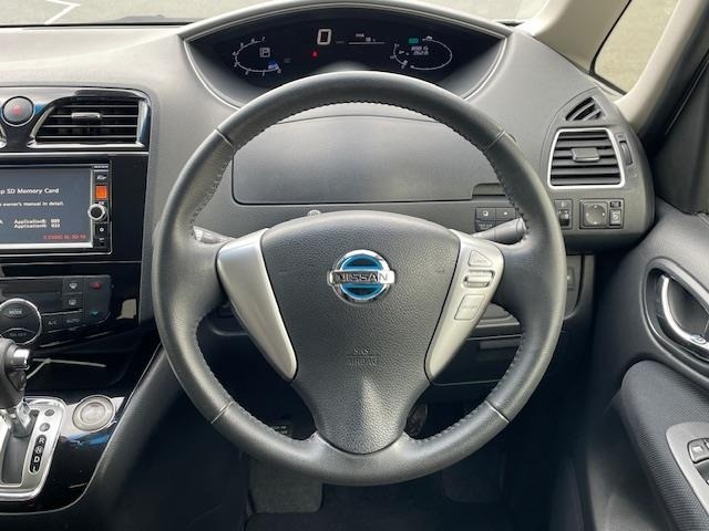 Nissan SERENA 2014 6982027-17