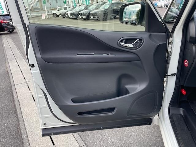 Nissan SERENA 2014 6982027-2