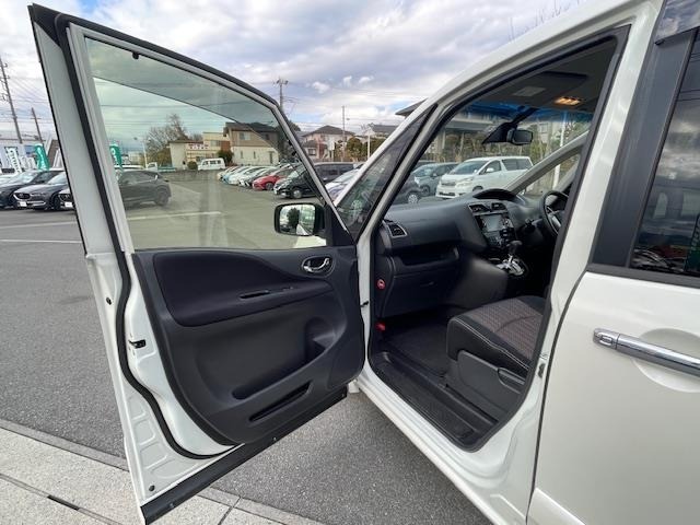 Nissan SERENA 2014 6982027-4