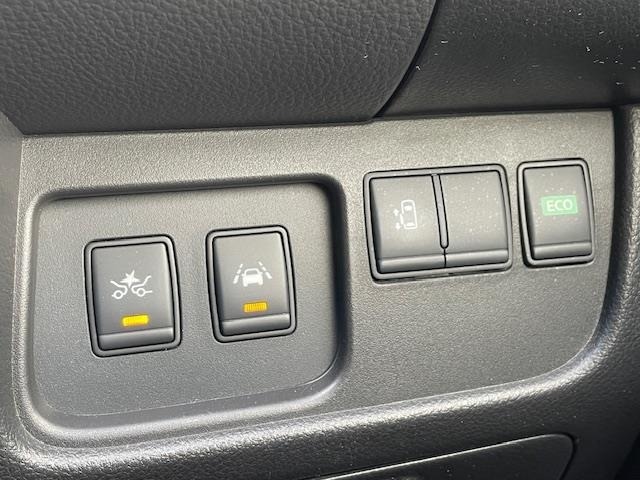 Nissan SERENA 2014 6982027-5