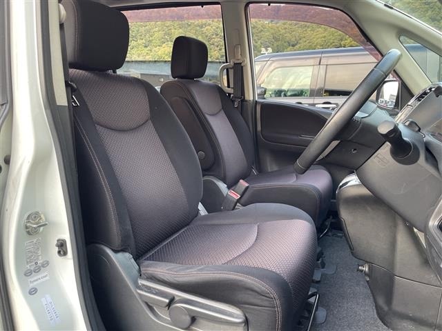 Nissan SERENA 2011 6982117-11
