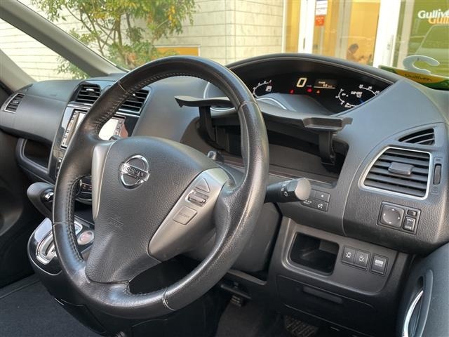 Nissan SERENA 2011 6982117-13
