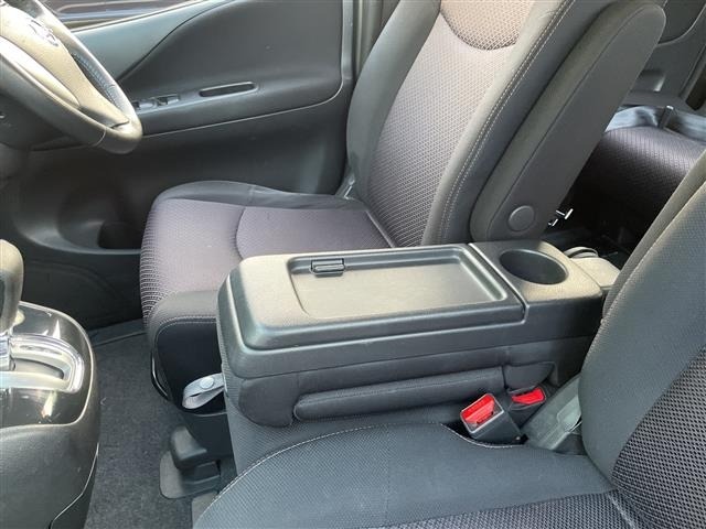 Nissan SERENA 2011 6982117-4