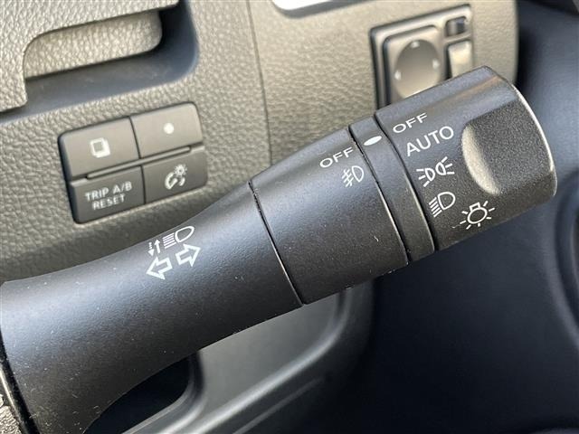 Nissan SERENA 2011 6982117-5