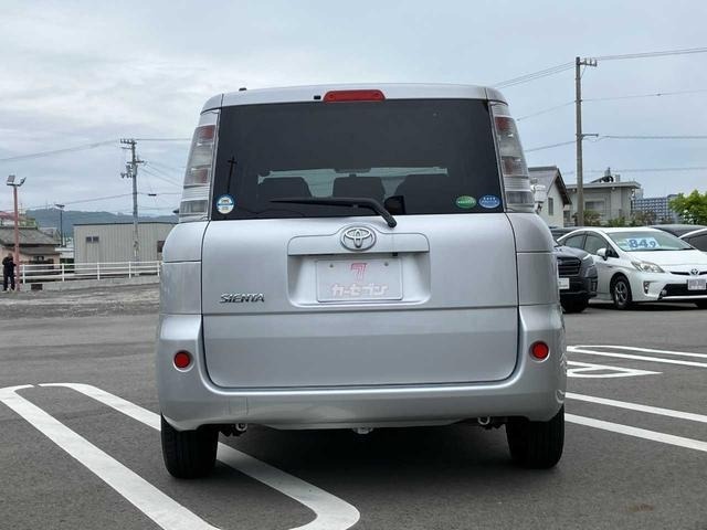 Toyota SIENTA 2013 6973333-5