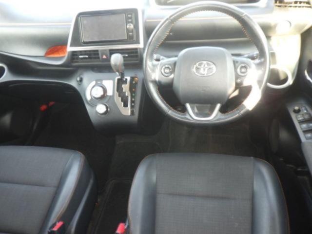 Toyota SIENTA 2017 6973358-3